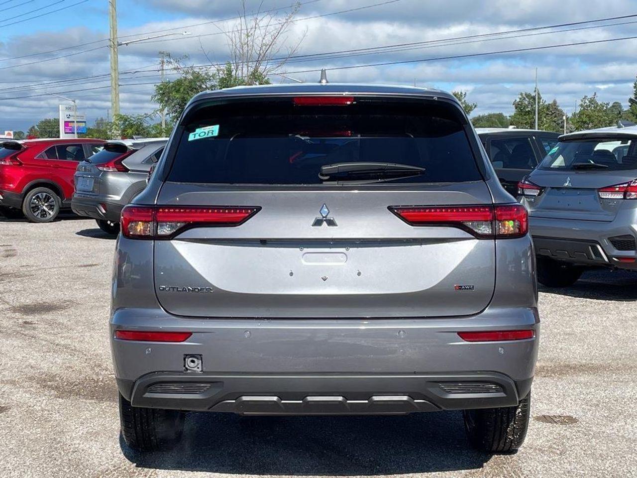 2022 Mitsubishi Outlander ES-3
