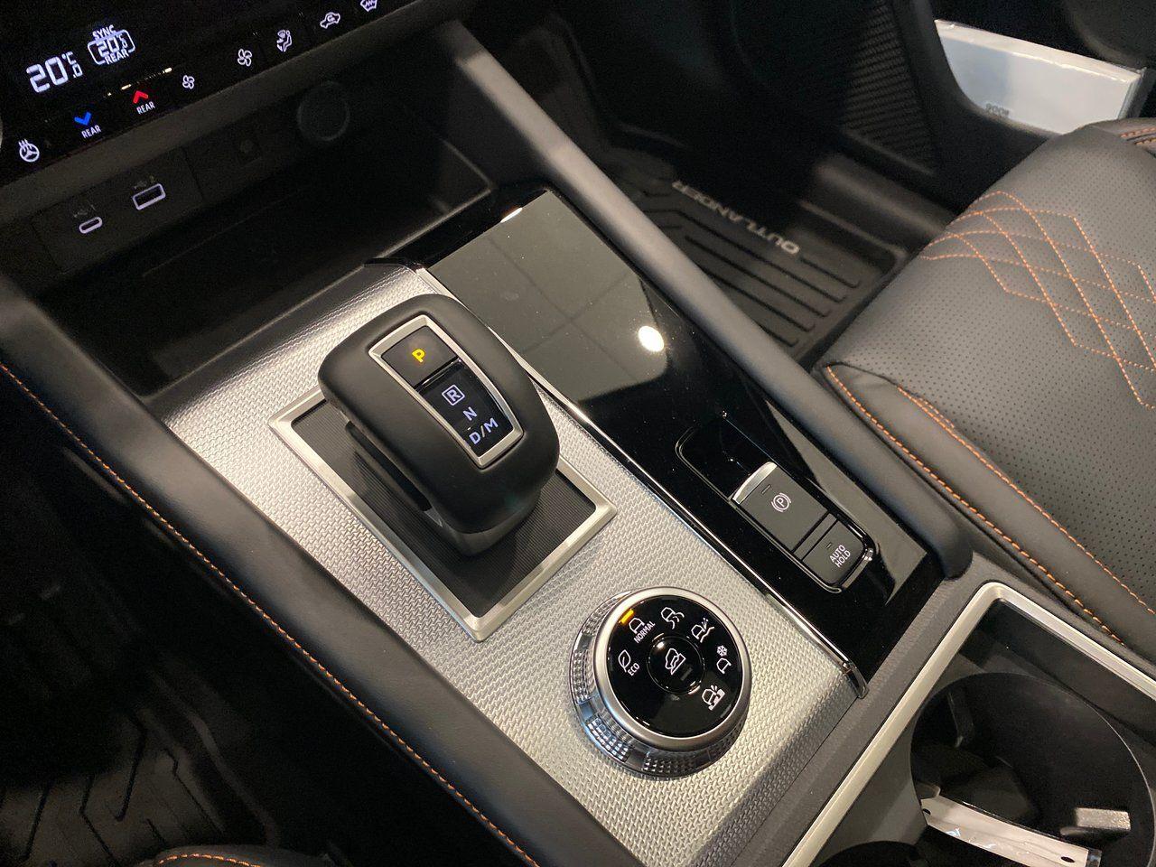 2022 Mitsubishi Outlander SEL-4