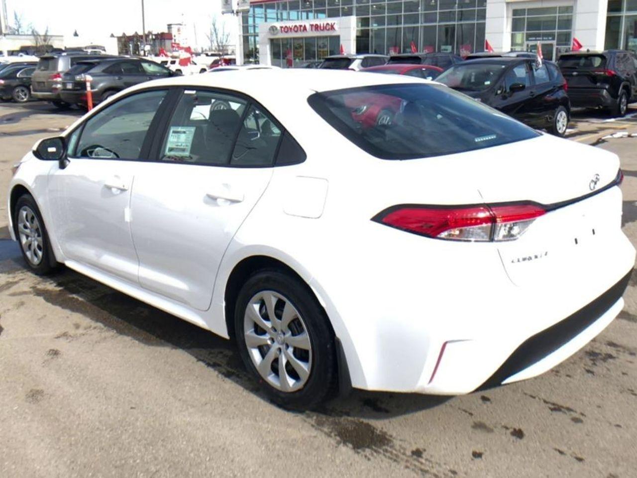 2022 Toyota Corolla LE-4